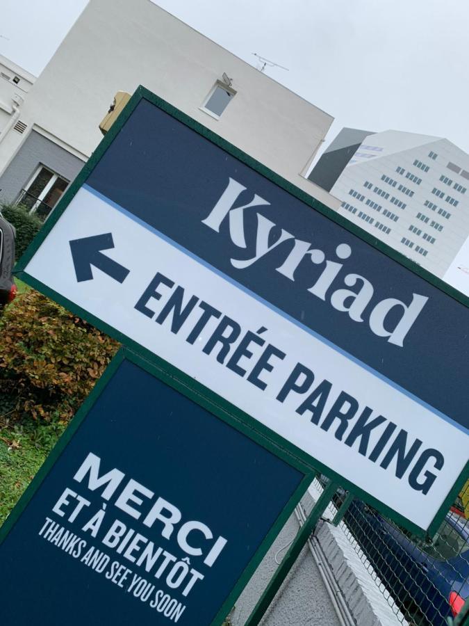 Kyriad Lille Gare - Grand Palais Bagian luar foto